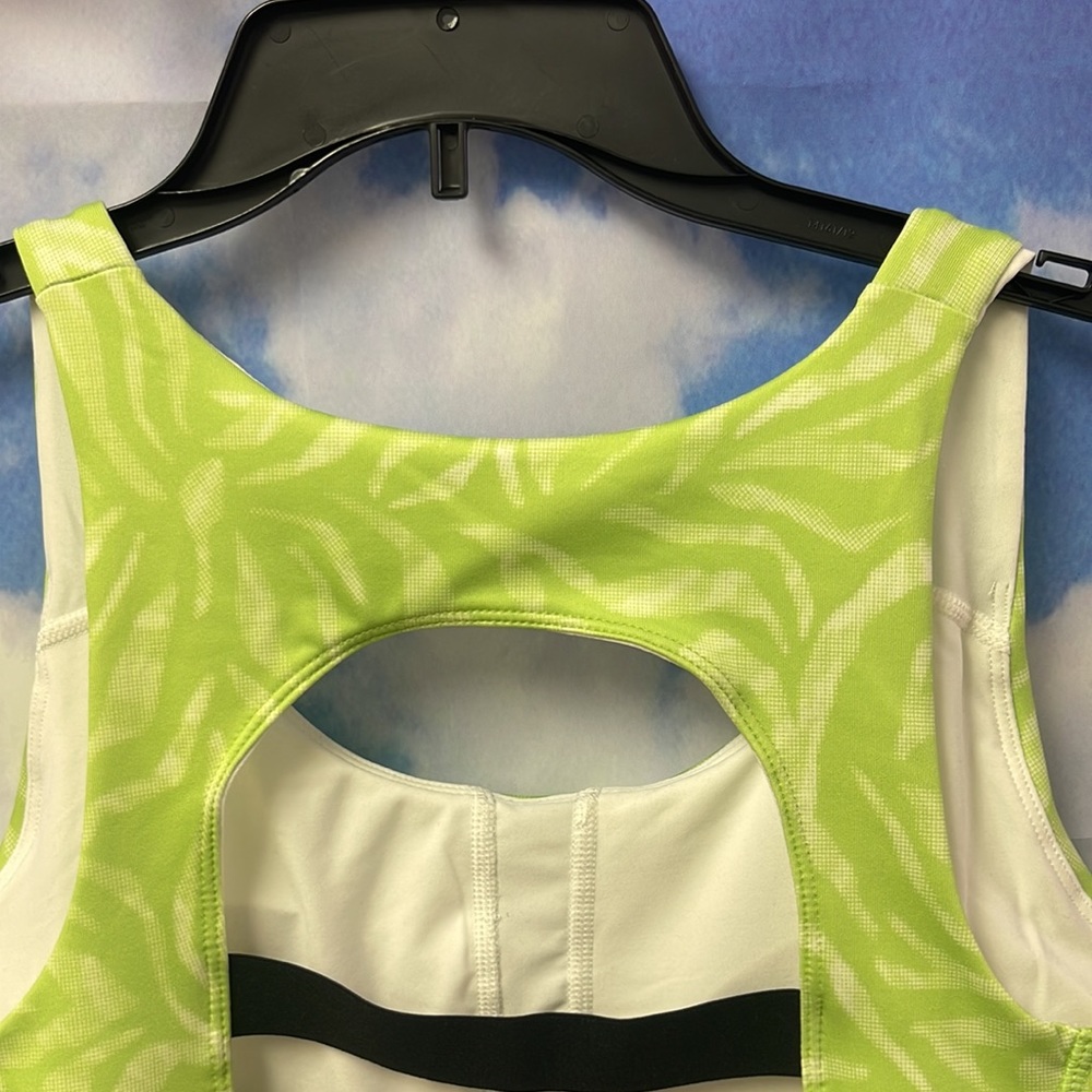 Brand new with tags Woman’s Juicy Couture Sport - Z-pop bra. Size is Large. - Picture 10 of 14